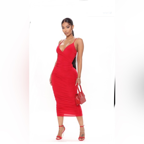 Lynnea Ruched midi Dress red fashion nova Medium New with Tags - Picture 1 of 3